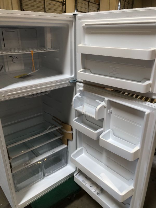 Photo 4 of Vissani
18 cu. ft. Top Freezer Refrigerator DOE in White
