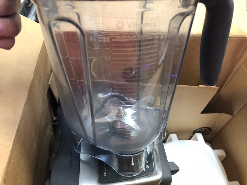 Photo 3 of Vitamix Professional Series 750 Blender, Professional-Grade, 64 oz. Low-Profile Container, Black, Self-Cleaning - 1957
