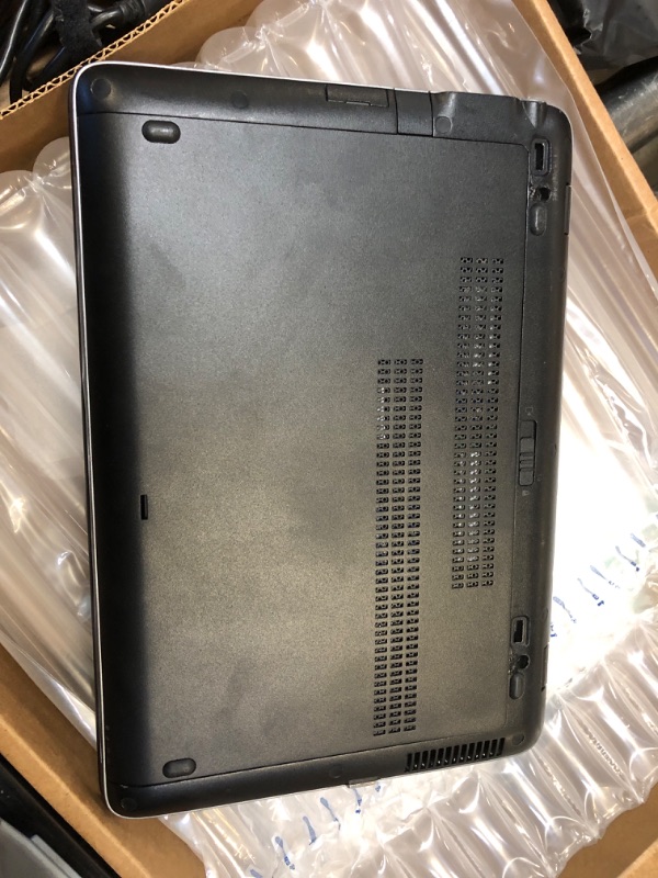 Photo 3 of SCREEN WILL NOT TURN ON, FOR PARTS ONLY HP EliteBook 820 G2 12.5in Laptop, Intel Core i5-5300U 2.3GHz, 8GB Ram, 256GB Solid State Drive, Windows 10 Pro 64bit (Renewed)