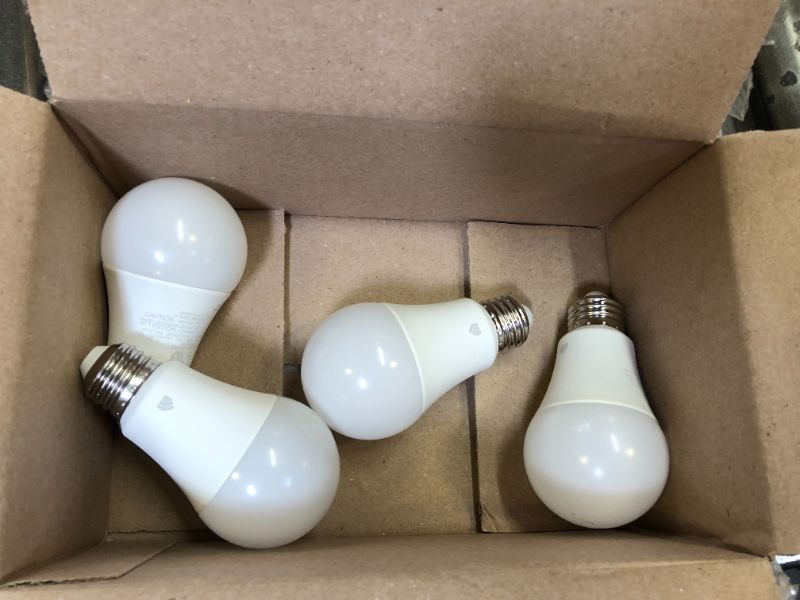 Photo 1 of set of 4 light bulbs 