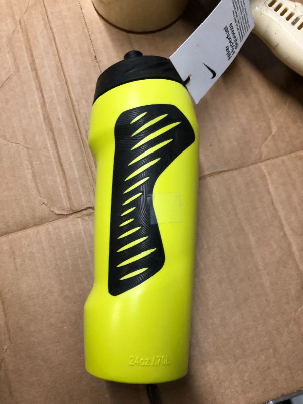 Photo 2 of Nike Water Bottle Hyperfuel 24oz 24 oz Lemon/Black