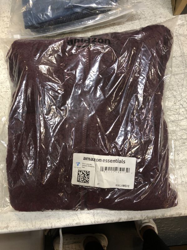 Photo 1 of Amazon Essentials Girls and Toddlers' Sherpa Fleece Full-Zip Jacket 3T Burgundy