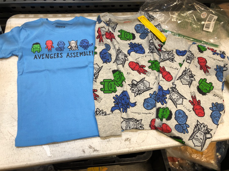 Photo 1 of 3 piece marvel pajama set size 9