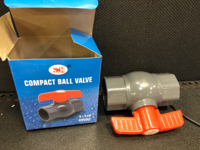 Photo 2 of 1-1/4 Inline Slip PVC Ball Valve Schedule 80 Compact T-Handle Water Shut-Off Valves Octagonal Ball Valve Socket Valve for Irrigation and Water Treatment Swimming Pool Equipment (1-1/4 inch, 1) 1-1/4 inch 1