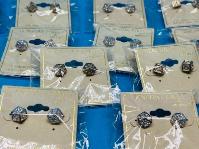 Photo 1 of 685791… 15 pairs of sensitive ears hypoallergenic pierced earrings -all the same