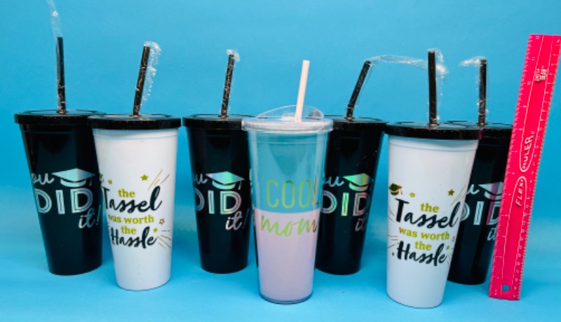 Photo 1 of 685903…7 Xlarge tumblers with lids and straws 