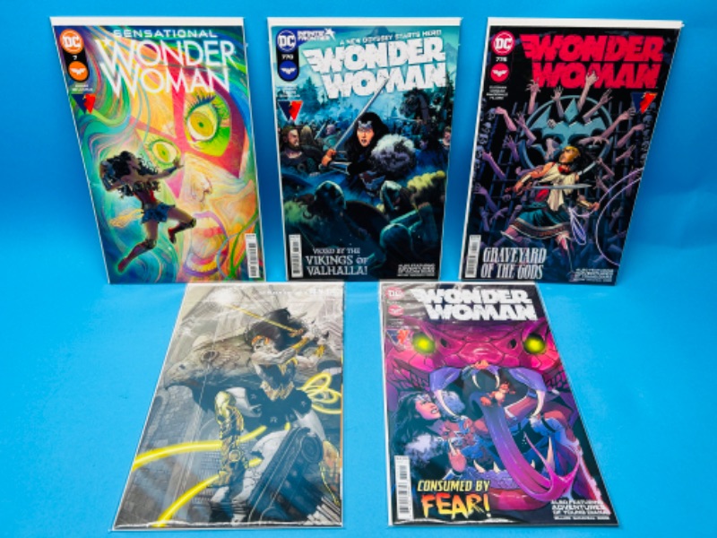 Photo 1 of 686050…5 Wonder Woman  comics in plastic sleeves 