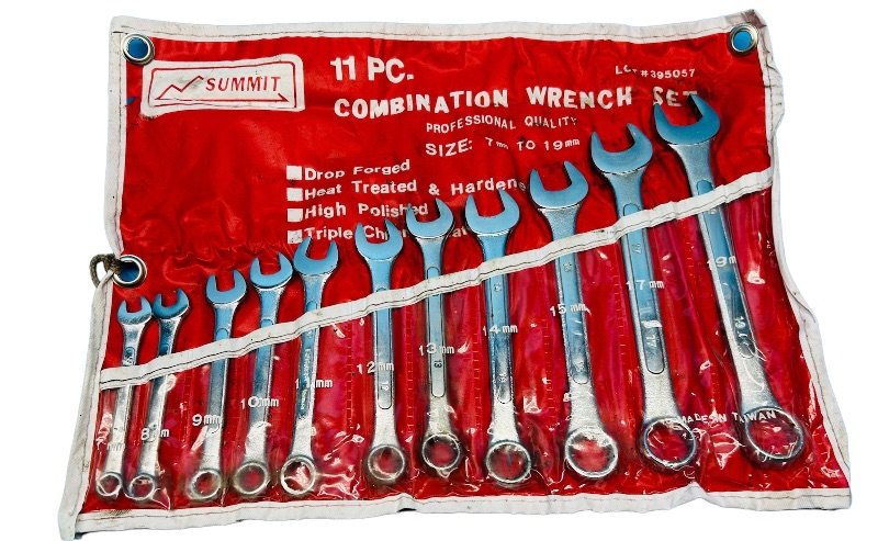 Photo 1 of 686065…vintage Summit 11 piece combination wrench set in roll pouch
