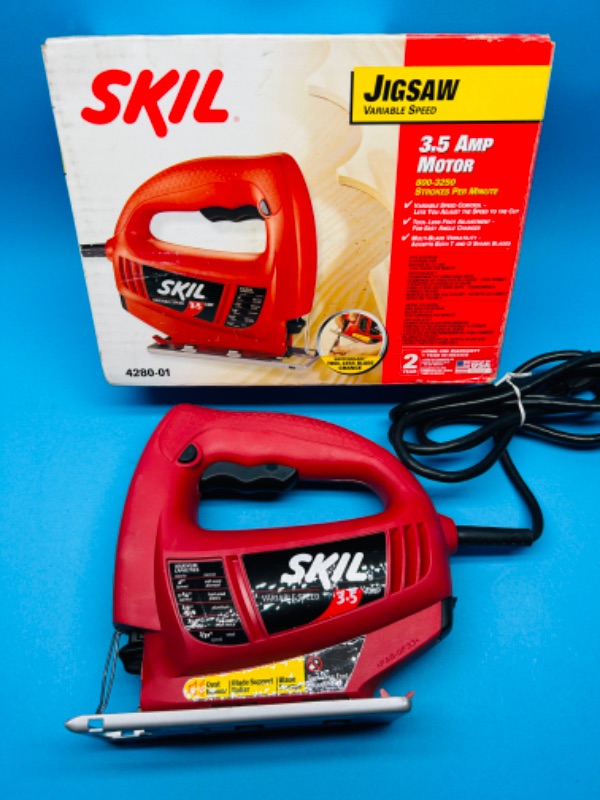 Photo 2 of 686072…Skil jigsaw variable speed 3.5 amp motor 