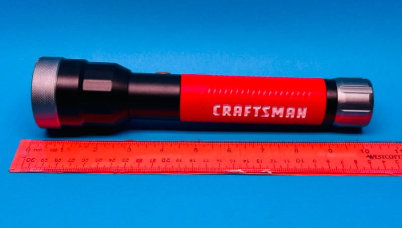 Photo 1 of 686089…craftsman flashlight 