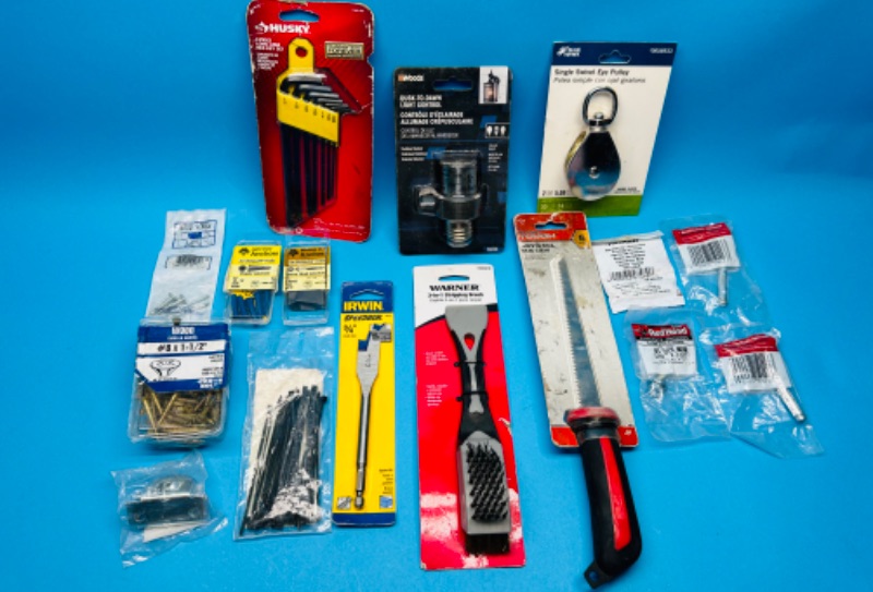 Photo 1 of 686091…misc packaged garage items