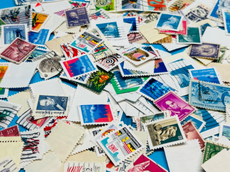 Photo 9 of 686145…hundreds of used stamps 