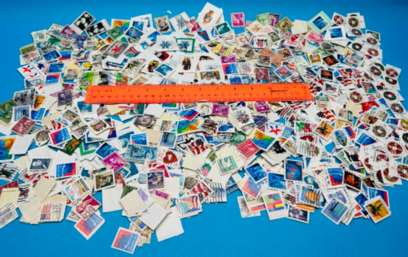 Photo 1 of 686145…hundreds of used stamps 