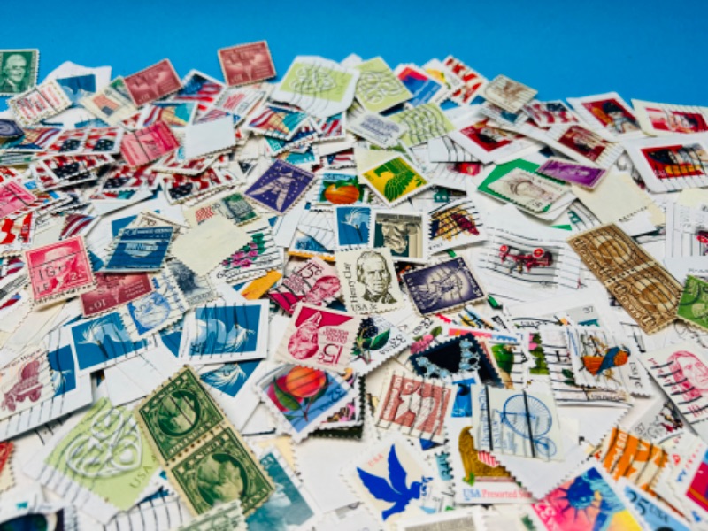 Photo 3 of 686147… hundreds of used stamps 