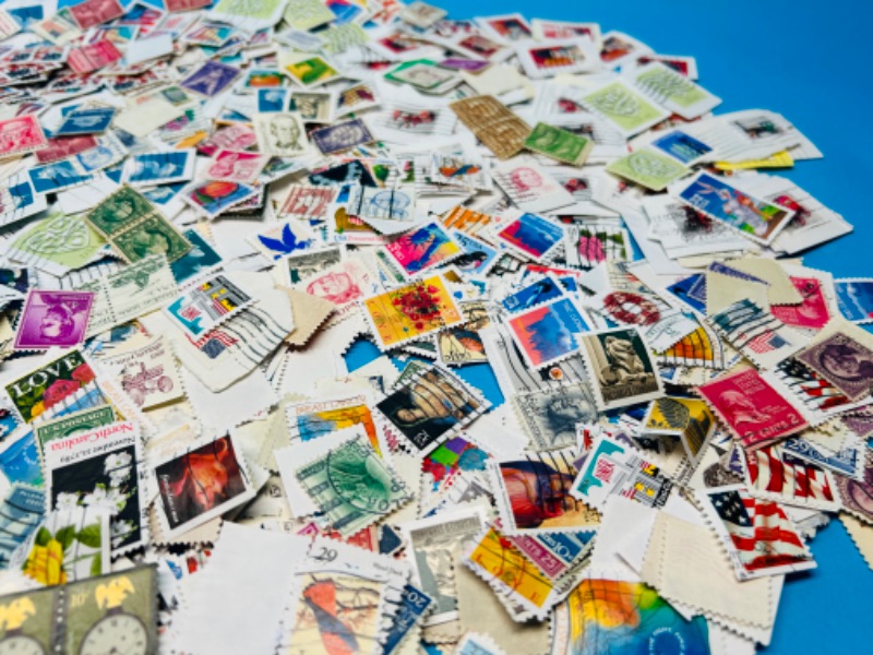 Photo 6 of 686147… hundreds of used stamps 