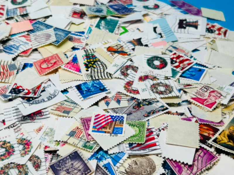 Photo 2 of 686148… hundreds of used stamps 