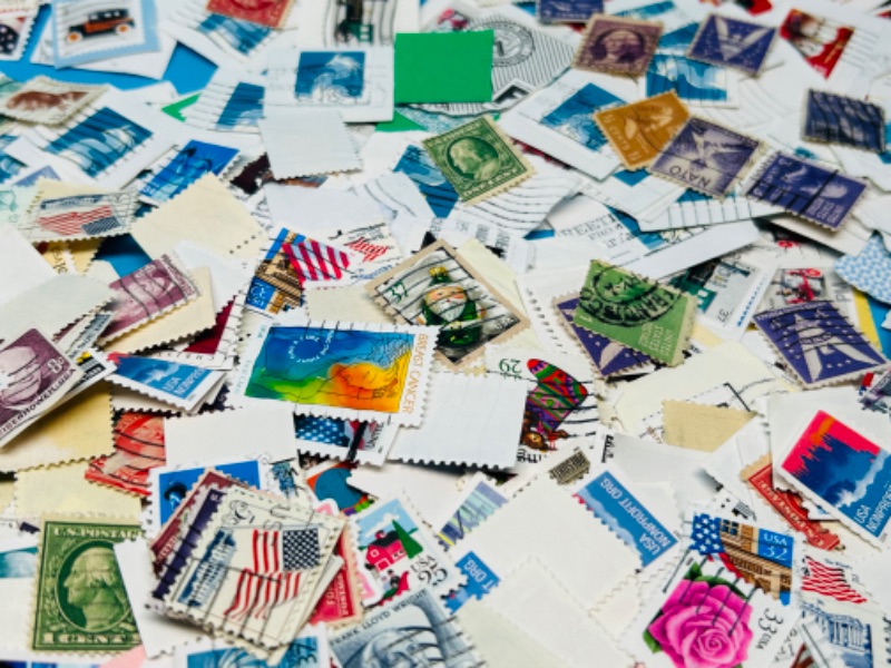 Photo 2 of 686149… hundreds of used stamps 