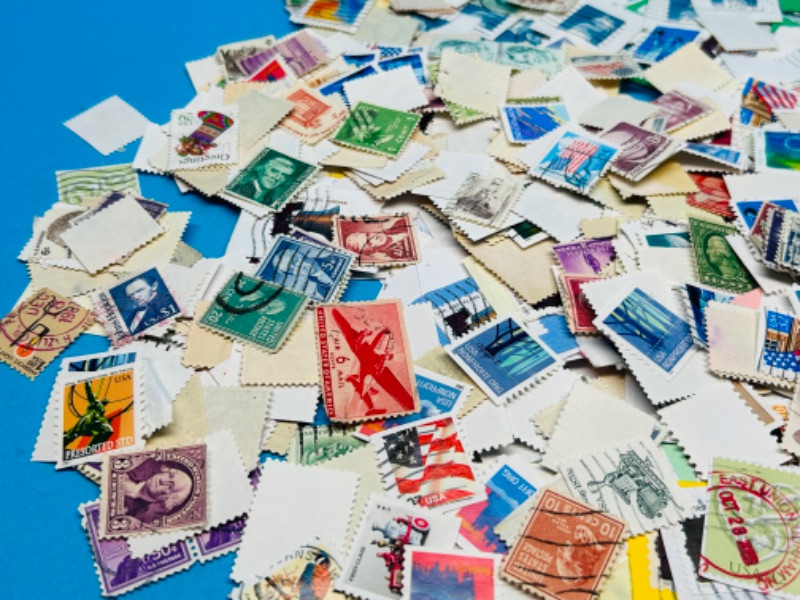 Photo 3 of 686149… hundreds of used stamps 