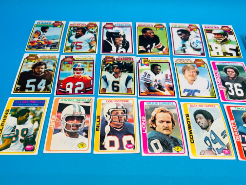 Photo 3 of 686156… 20 vintage 1978 and 1979 football cards  in 2 thick toploaders -some may show wear due to age