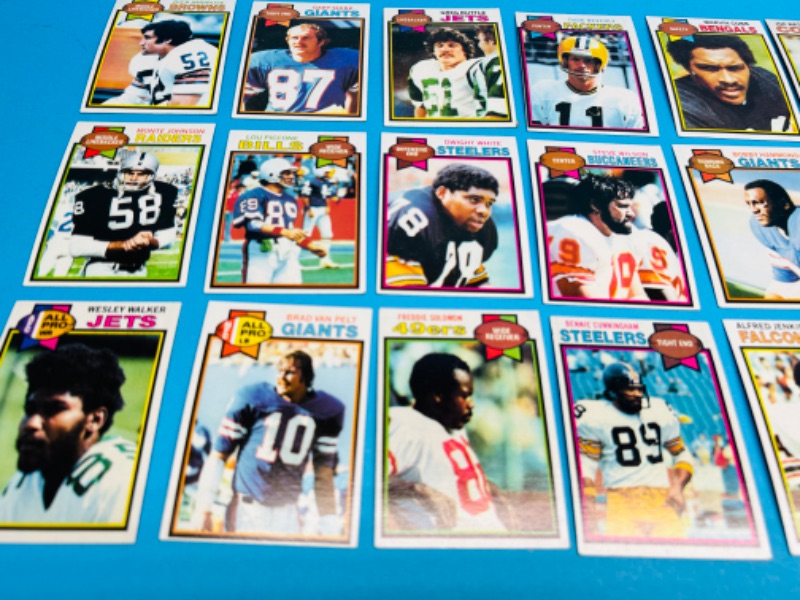 Photo 5 of 686158…  20 vintage 1978 and 1979 football cards  in 2 thick toploaders -some may show wear due to age