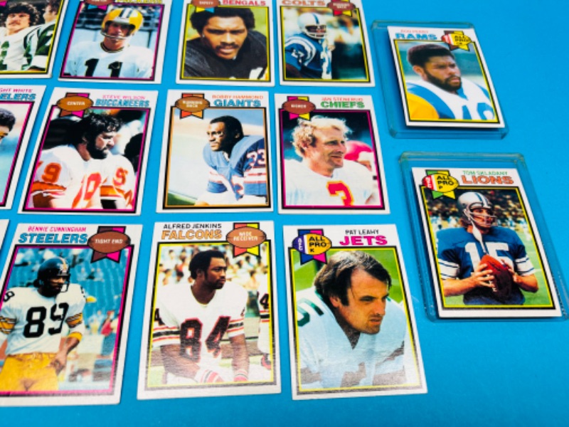 Photo 3 of 686158…  20 vintage 1978 and 1979 football cards  in 2 thick toploaders -some may show wear due to age