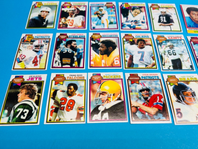 Photo 1 of 686159…  20 vintage 1978 and 1979 football cards  in 2 thick toploaders -some may show wear due to age