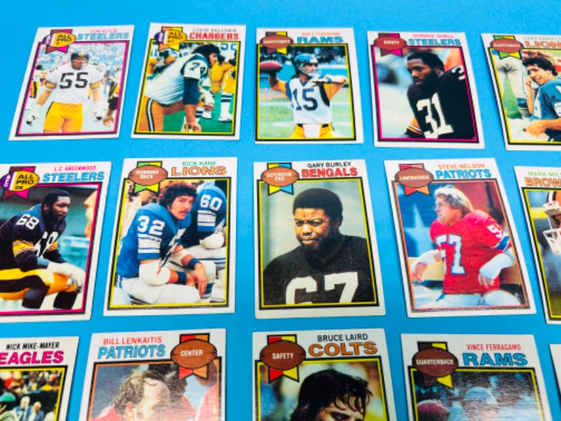 Photo 4 of 686165…  20 vintage 1978 and 1979 football cards  in 2 thick toploaders -some may show wear due to age