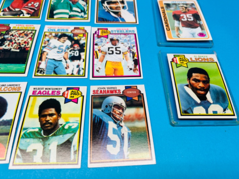 Photo 3 of 686166…  20 vintage 1978 and 1979 football cards  in 2 thick toploaders -some may show wear due to age