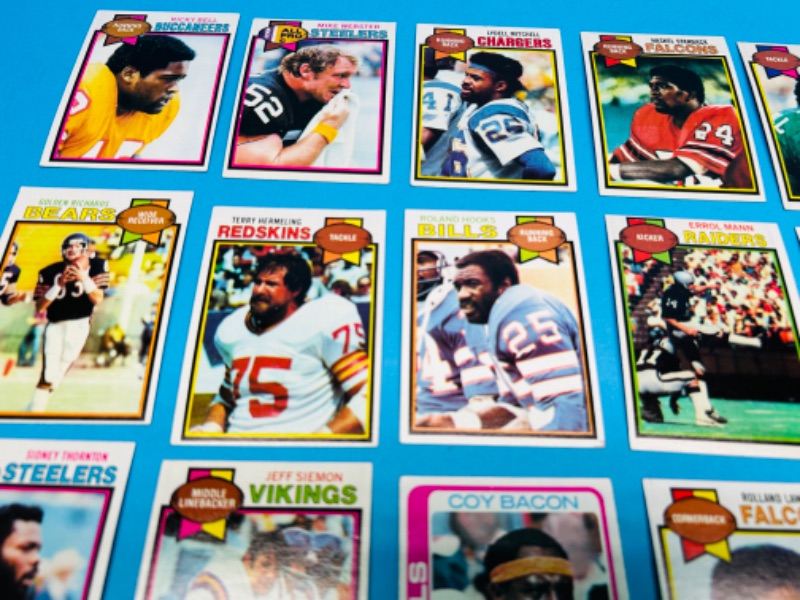 Photo 5 of 686166…  20 vintage 1978 and 1979 football cards  in 2 thick toploaders -some may show wear due to age