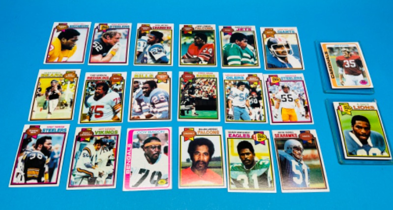 Photo 1 of 686166…  20 vintage 1978 and 1979 football cards  in 2 thick toploaders -some may show wear due to age