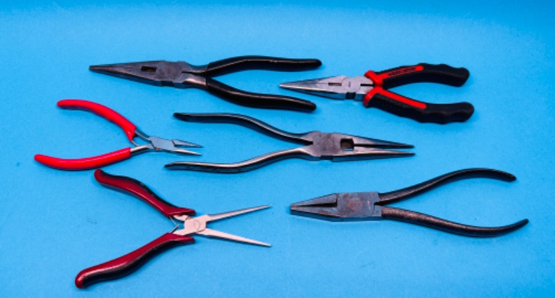 Photo 1 of 686172…various needle nose pliers 