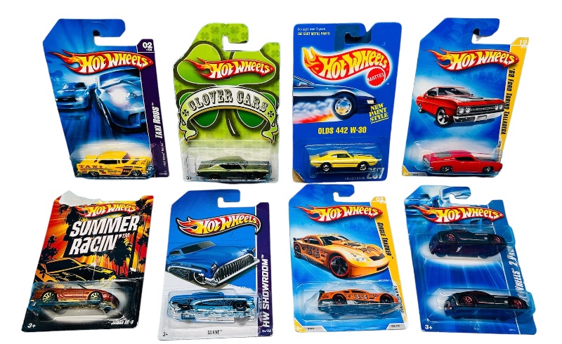 Photo 1 of 686252…damaged packages- die cast cars 