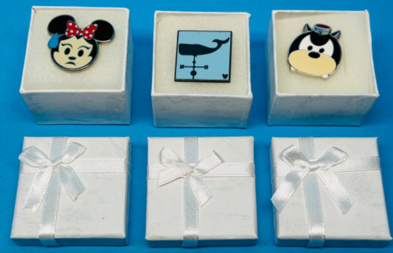 Photo 1 of 686254… 3 Disney pins in gift boxes 