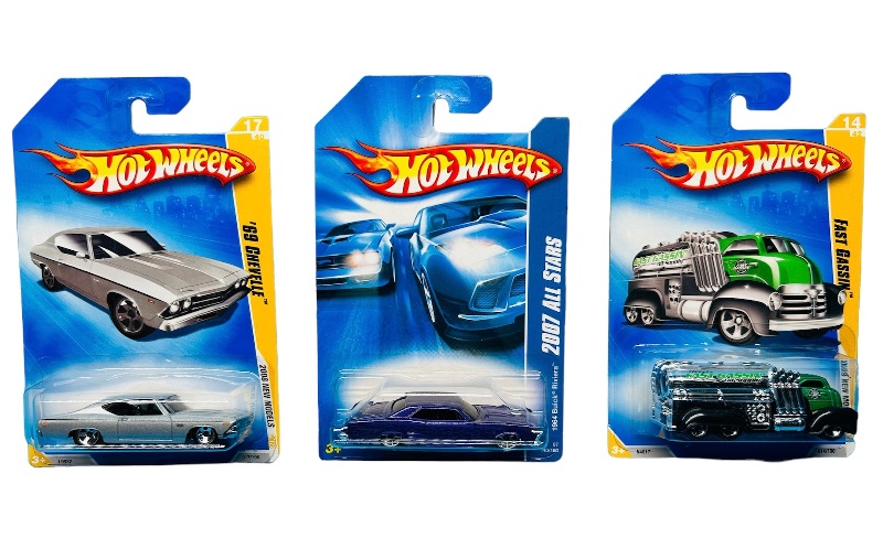 Photo 1 of 686259…3 hot wheels die cast cars 