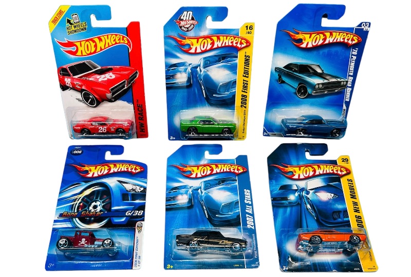 Photo 1 of 686261… 6 hot wheels die cast cars 