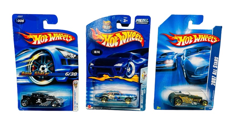 Photo 1 of 686330…3 hot wheels die cast cars 