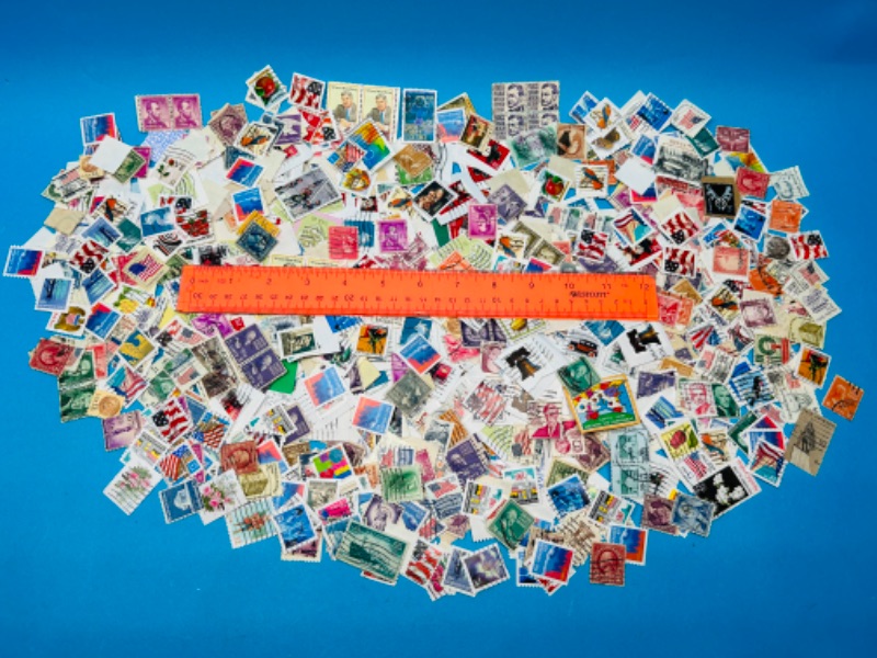 Photo 1 of 686368…hundreds of used stamps 