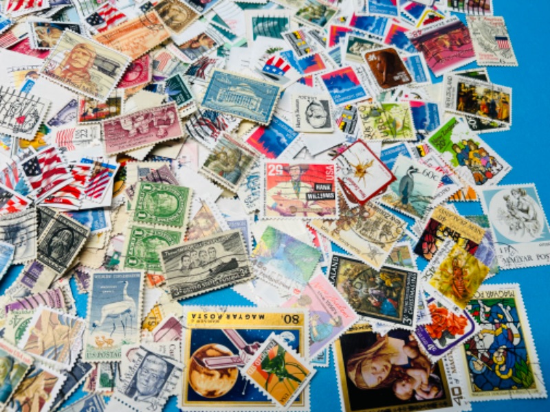 Photo 3 of 686373…hundreds of vintage used stamps 