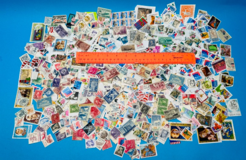 Photo 1 of 686373…hundreds of vintage used stamps 