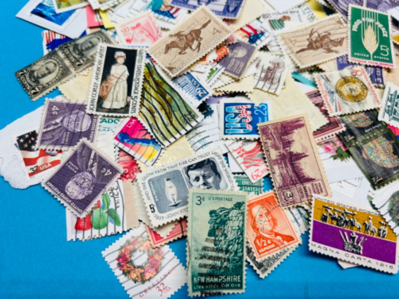 Photo 2 of 686438…hundreds of vintage used stamps 