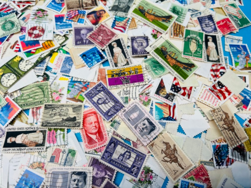 Photo 4 of 686438…hundreds of vintage used stamps 