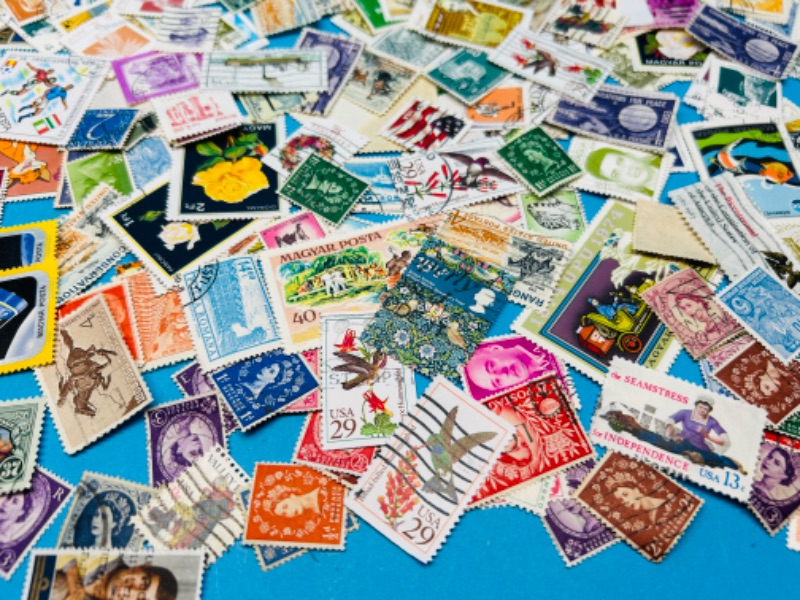 Photo 4 of 686439…hundreds of used worldwide-other countries -stamps 