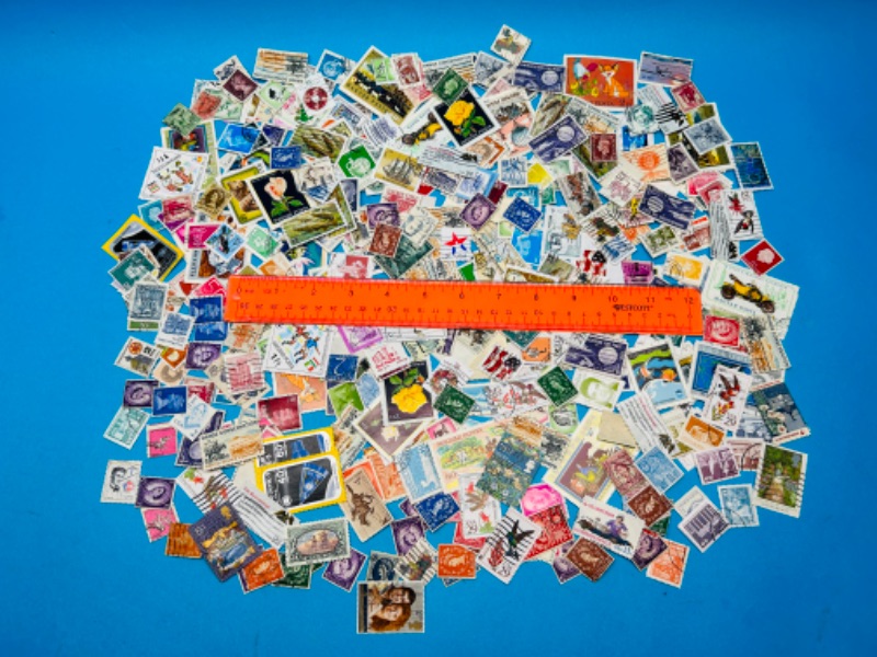 Photo 1 of 686439…hundreds of used worldwide-other countries -stamps 