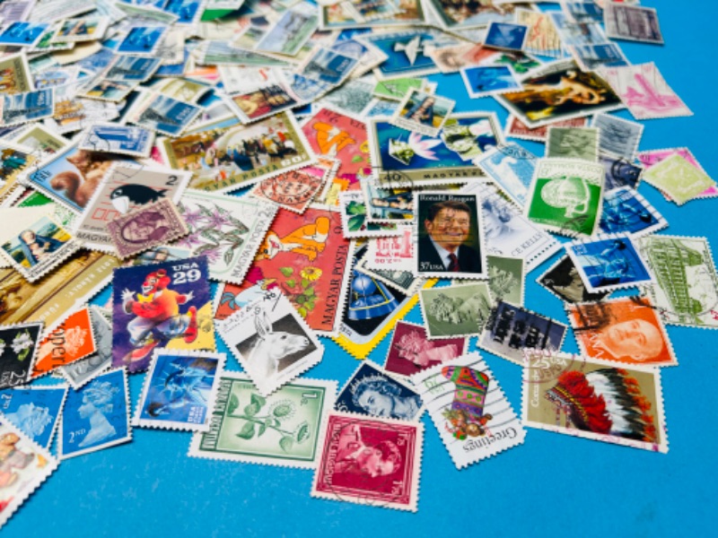 Photo 2 of 686441…hundreds of used worldwide-other countries-stamps 