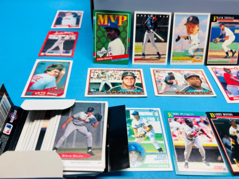 Photo 2 of 686448…approx 1500 misc baseball cards in box