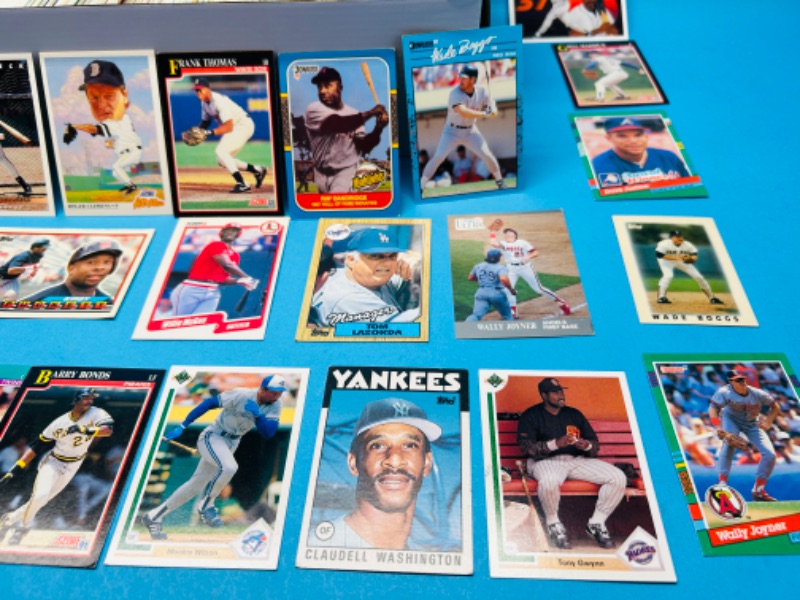 Photo 4 of 686448…approx 1500 misc baseball cards in box