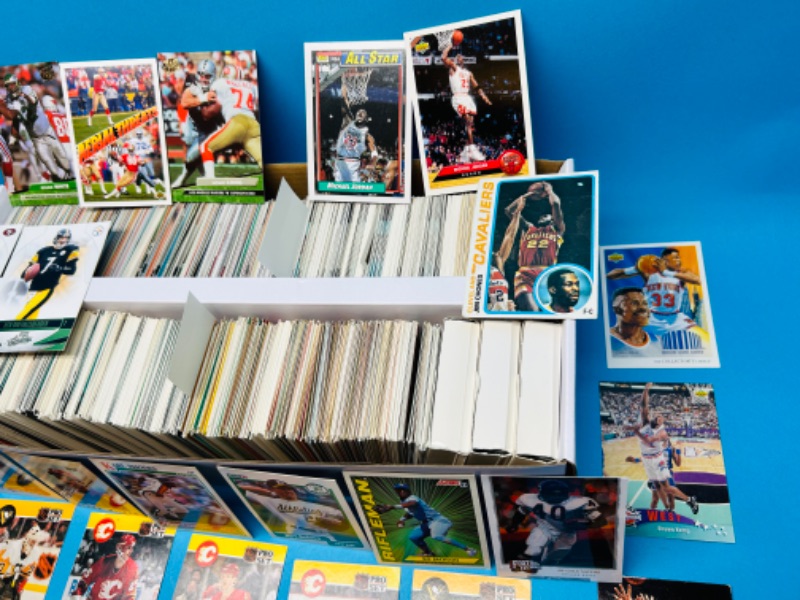 Photo 1 of 686449…approx 1500 misc sports trading cards in box 