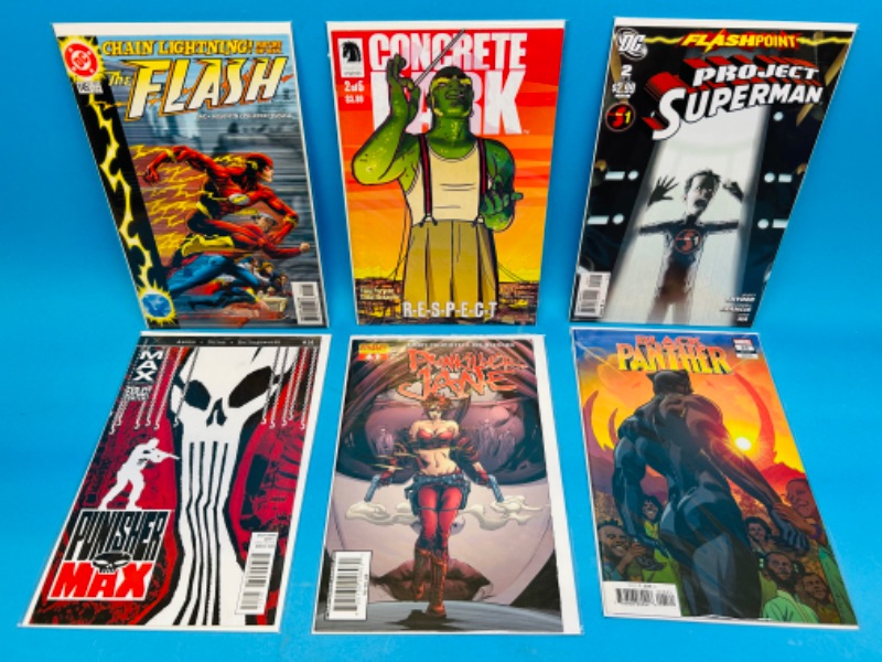 Photo 1 of 686540…6  comics in plastic sleeves 