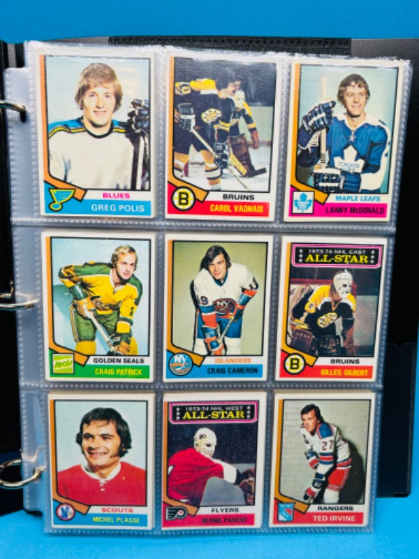 Photo 1 of 686577…117 vintage hockey cards in binder 