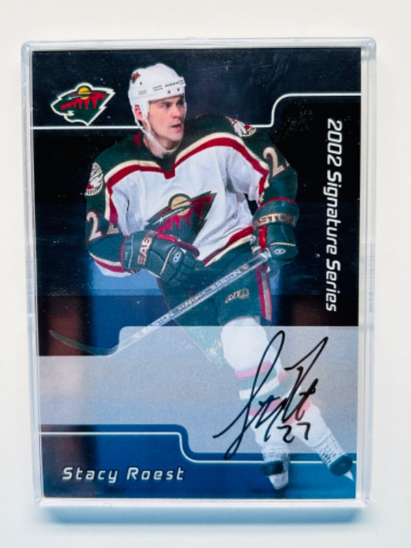 Photo 1 of 686595…2002 signature series Stacy ROEST card 135 in hard plastic case